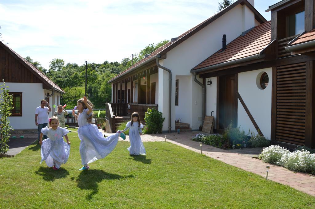 Fruktárium vendégház Trizs Esterno foto